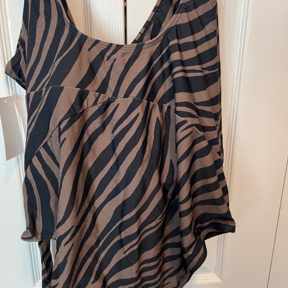 Meet Curve size 3x bathing suit - Picture 8 of 9